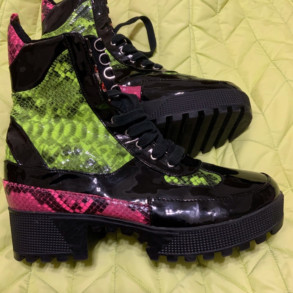 CAPE ROBBIN BOOTS. SIZE- 10 - Picture 3 of 7